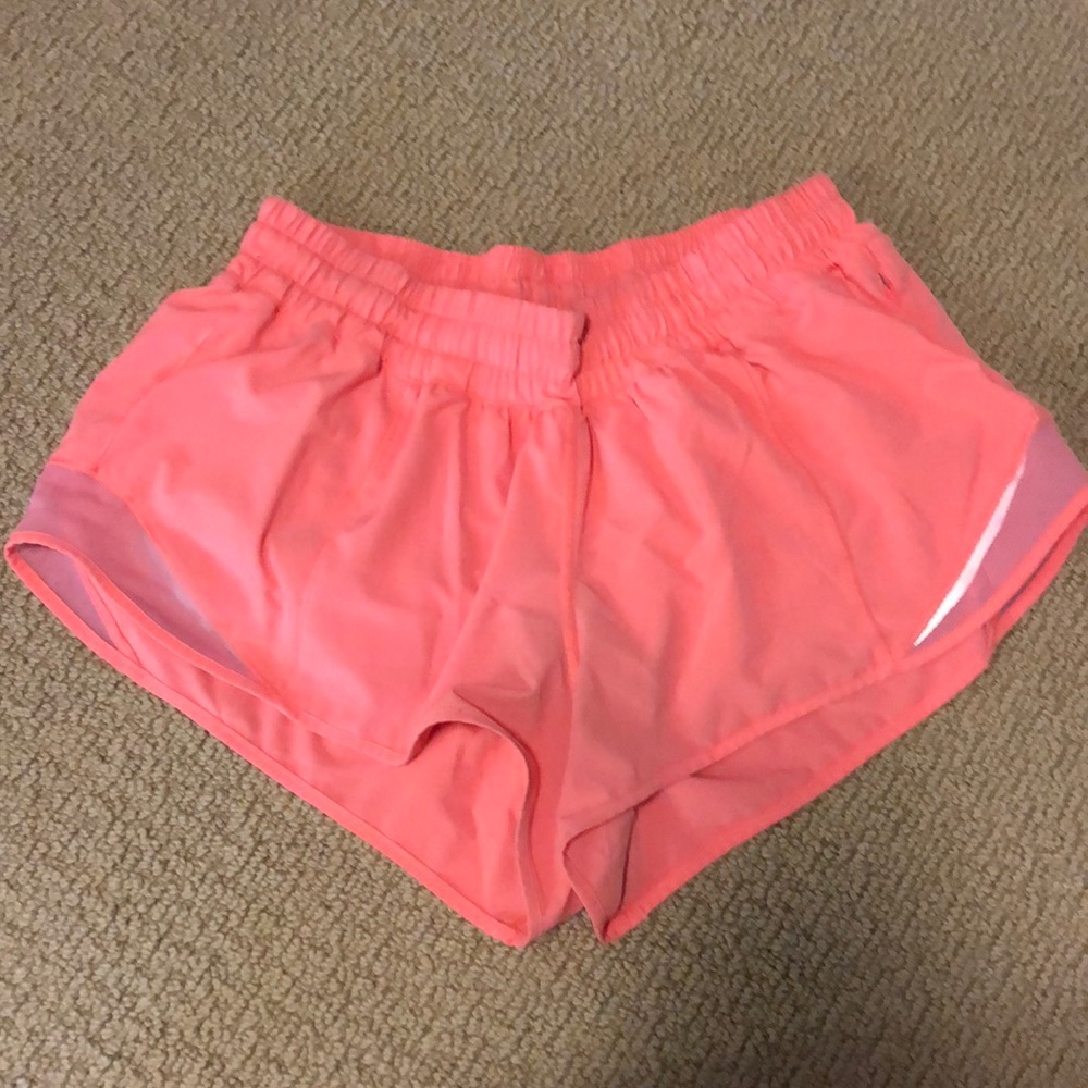 Lululemon hotty hot 2 short